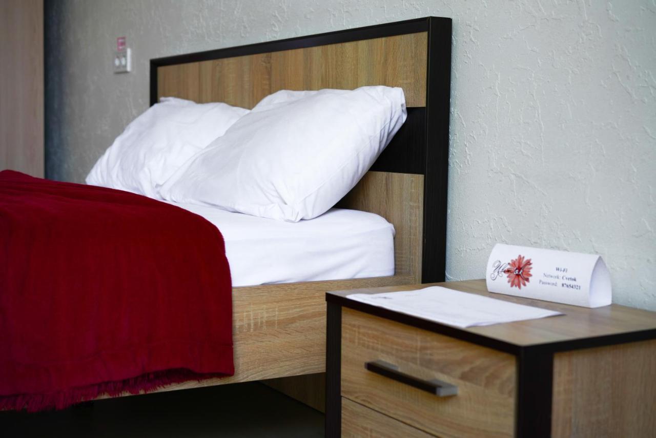 Hotel Tsvetok Odessa Esterno foto