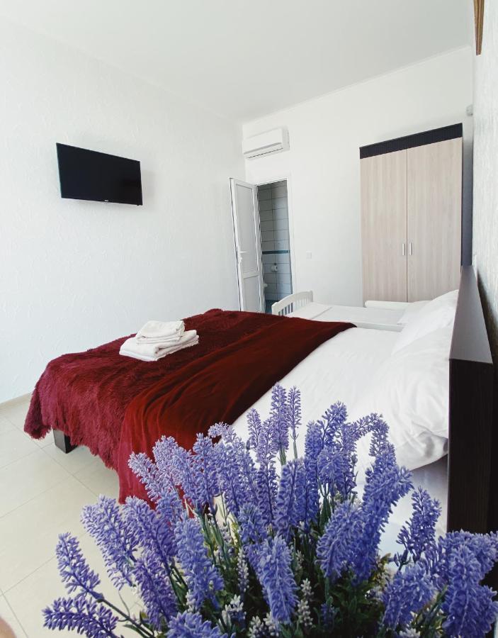 Hotel Tsvetok Odessa Esterno foto
