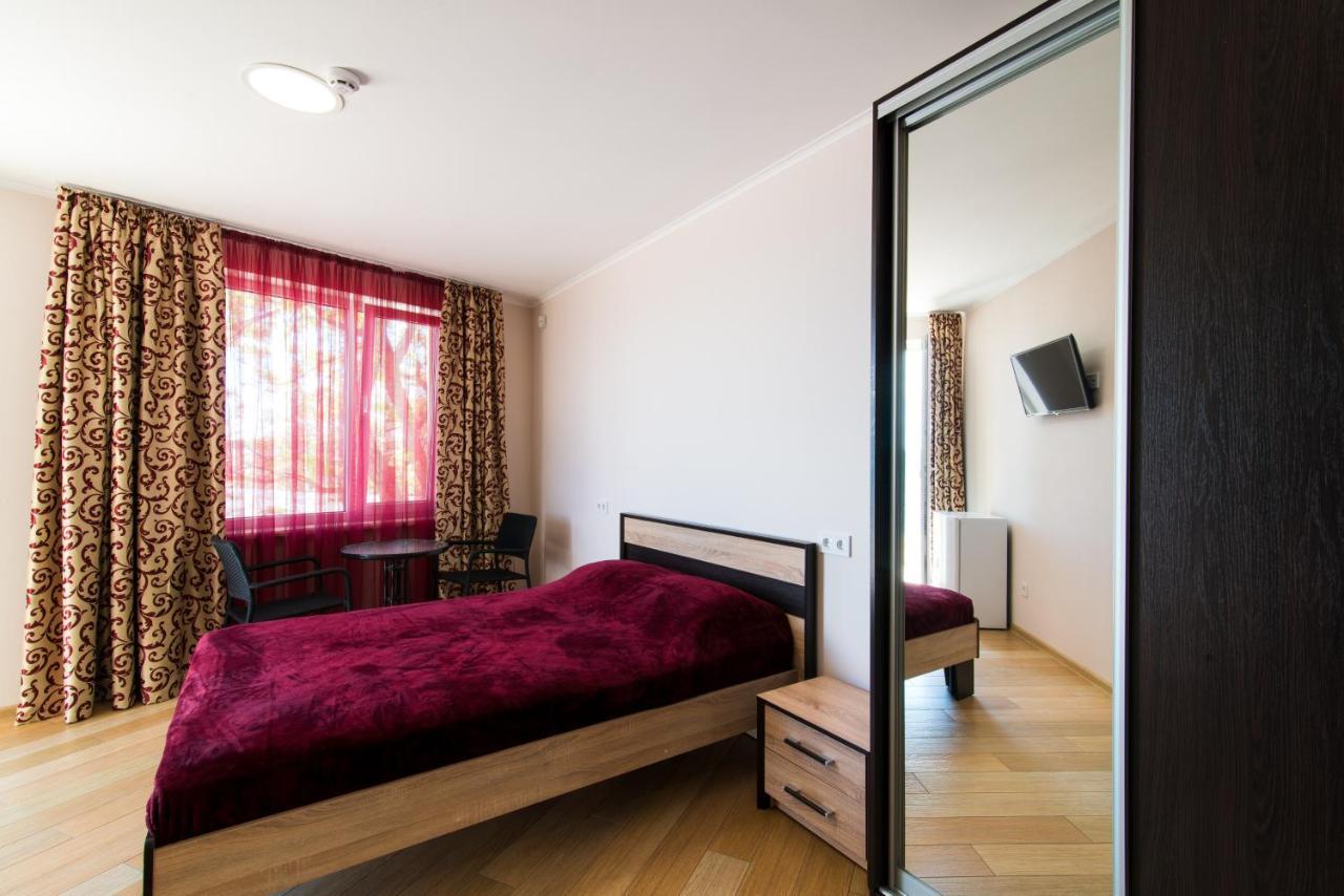 Hotel Tsvetok Odessa Esterno foto