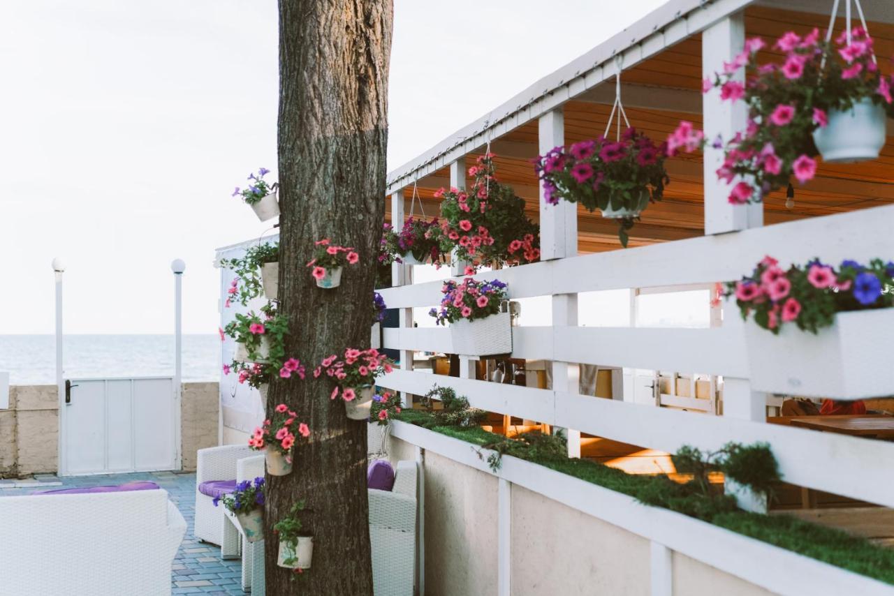 Hotel Tsvetok Odessa Esterno foto