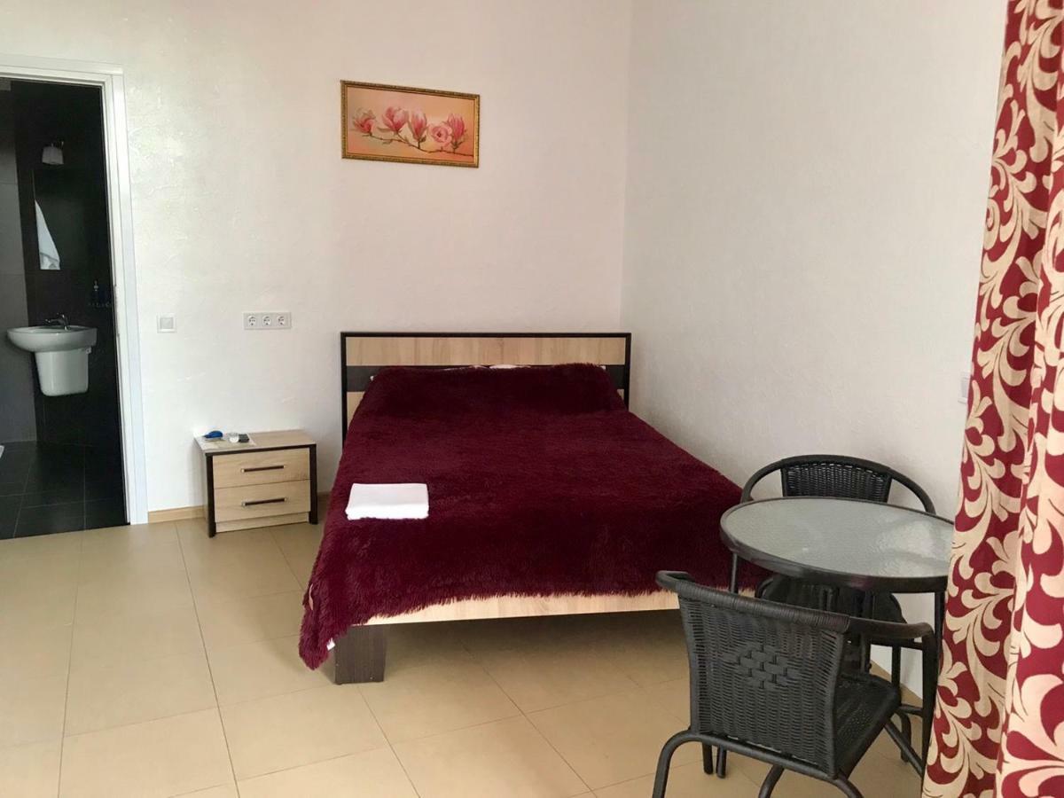 Hotel Tsvetok Odessa Esterno foto
